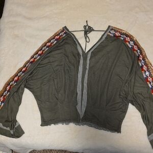 Gimmicks by BKE Olive Embroidered Blouse